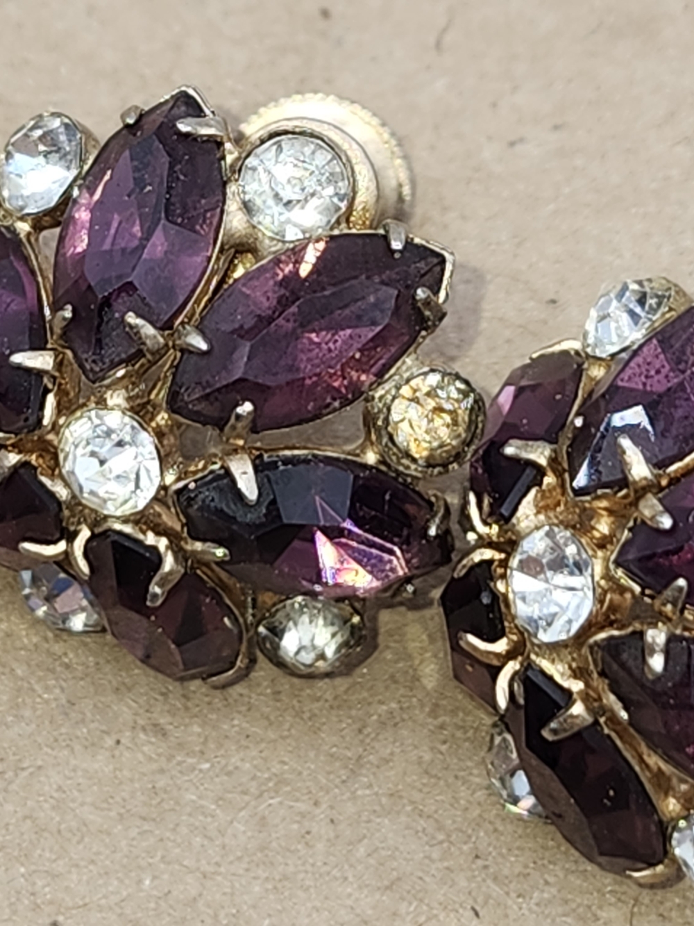 Vtg CORO Purple & Clear Rhinestone Screwback Clip Earrings Gold Tone READ